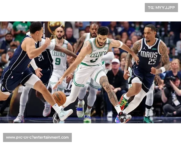 凯尔特人近期状态回暖,怀特攻防两端贡献稳定 凯尔特人近期状态回暖,怀特攻防两端贡献稳定